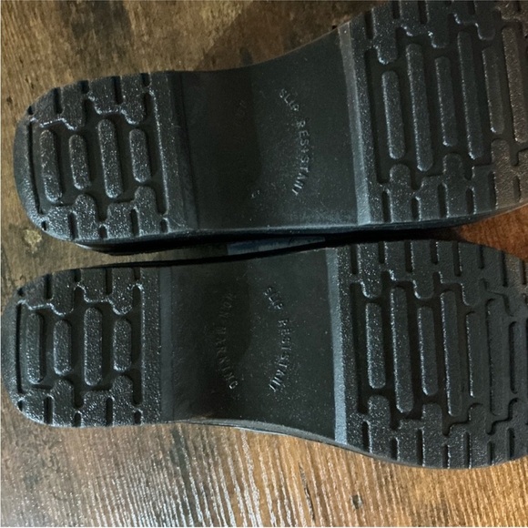 Easy Street Black Leather Slip-On Loafers